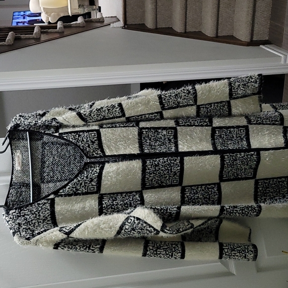 Super soft sweater - Picture 1 of 3